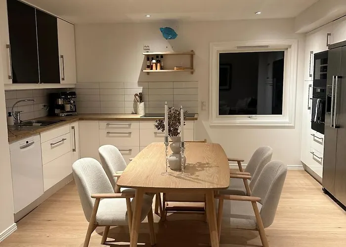 Modern And Comfortable In Apartment *